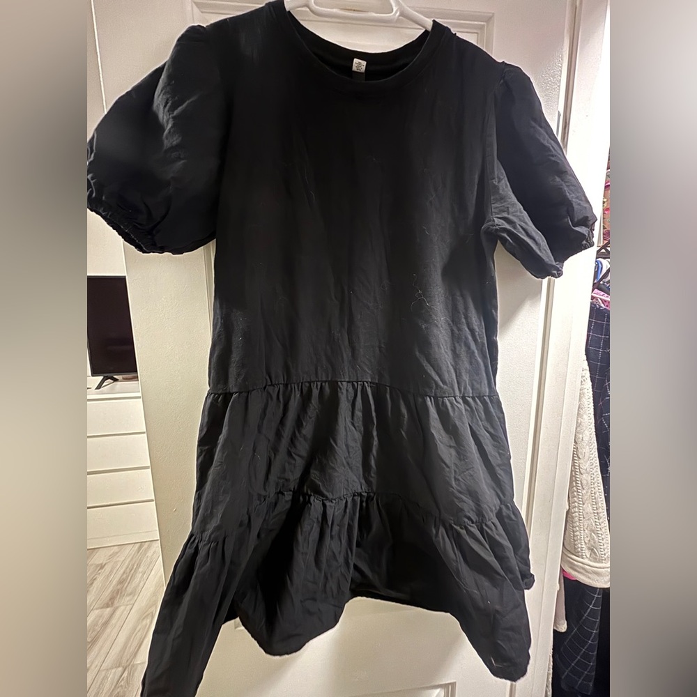Black Puff-Sleeve Tiered  Dress